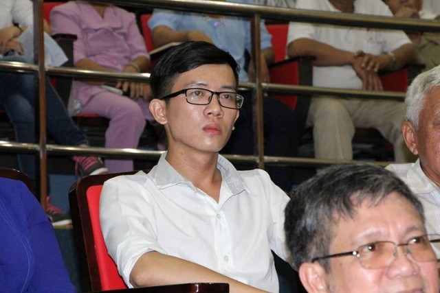 Thầy giáo trẻ 15 tháng không được nhận lương kêu cứu Bí thư Thăng - 2 Thầy giáo trẻ Trần Thái Châu bức xúc trước cách làm của ngành giáo dục TP