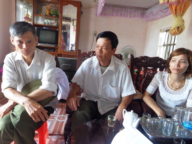 Một số người dân tham gia góp hụi với bà Vân rất hoang mang trước nguy cơ mất trắng tiền góp hụi và cho vay
