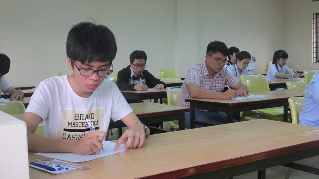 Môn Lịch sử thi trắc nghiệm: Vẫn đánh giá chính xác được học sinh - 2 Thí sinh thi môn Sử trong kỳ thi THPT quốc gia năm 2016