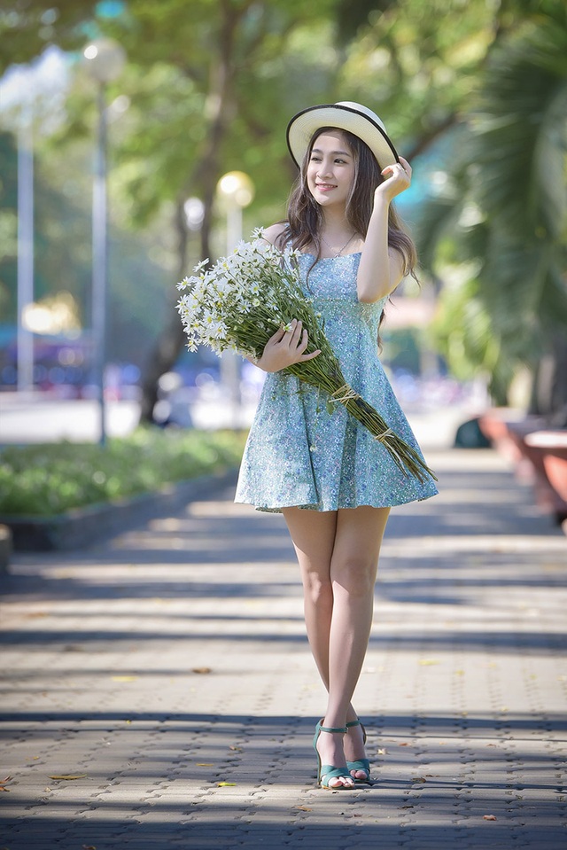 Thiếu nữ Sài thành xinh xắn ước mơ trở thành nghệ sĩ trang điểm - 8 Bộ ảnh này được thực hiện tại công viên Gia Định, Sài Gòn.