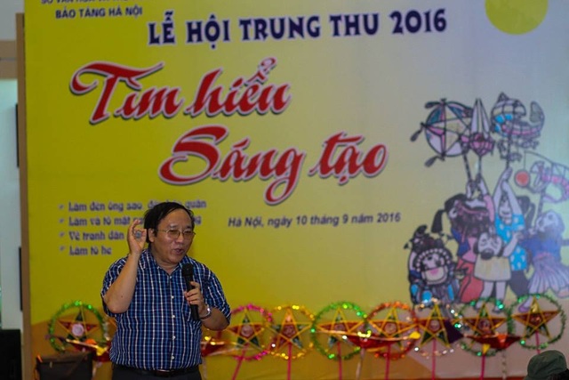 Tìm lại tuổi thơ qua lễ hội “Rước trăng chơi phố 2016” - 8 Tìm lại tuổi thơ qua lễ hội “Rước trăng chơi phố 2016” - 8