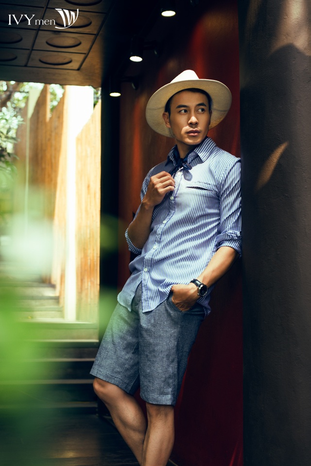 “Hello Summer” ưu đãi khủng chào hè tới 30% - 16 Bên cạnh những bộ suit mùa Hè cho những sự kiện quan trọng, quần shorts là một thiết kế không thể thiếu trong vali mùa Hè của các chàng trai. Bạn có thể thể áp dụng những cách phối đồ nam đẹp với quần shorts như NTK Trương Thanh Long