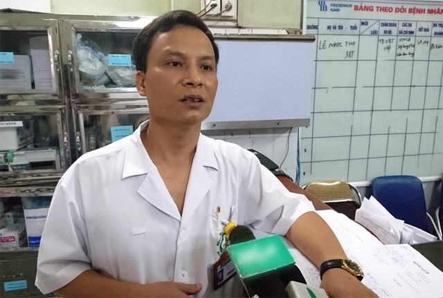 Vụ lật xe trên cao tốc làm 2 người chết: Xe chạy tốc độ bao nhiêu? - 2 Bác sĩ Trần Mạnh Hùng cho biết, 10 bệnh nhân bị thương đều không nguy hiểm đến tính mạng.