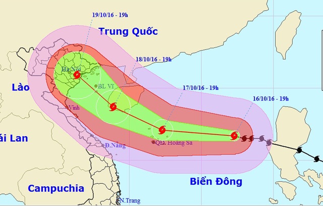 Bão số 7 tiếp tục áp sát quần đảo Hoàng Sa - 1 Vị trí và hướng di chuyển của bão số 7 (Ảnh: NCHMF).