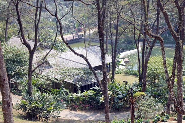 Cụm công trình không phép tại Vườn Quốc gia Ba Vì (Ảnh: Quang Phong).