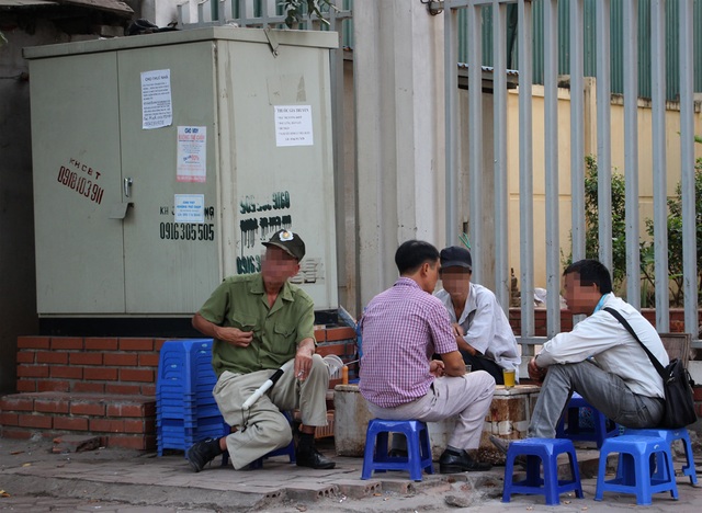 Nguy hiểm rình rập từ những bốt điện trên phố Hà Nội - 6 Phố Xã Đàn.