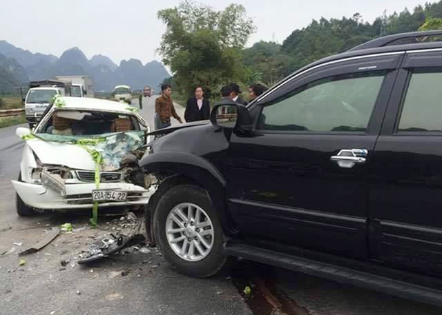 Xe đám cưới gặp nạn, cô dâu nhập viện - 1 Hiện trường vụ tai nạn (Ảnh: CTV cung cấp).