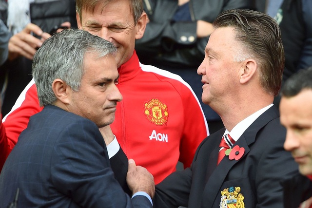 Thua 3 trận liên tiếp, Mourinho bất ngờ đổ lỗi cho… Van Gaal - 1 HLV Mourinho cho rằng các cầu thủ vẫn chưa thoát khỏi sự cứng nhắc thời Van Gaal