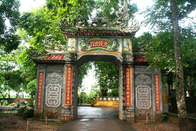 Đào 3 hố khảo cổ đầu tiên tìm dấu tích lăng mộ Quang Trung và cung điện Đan Dương - 13 Chùa Vạn Phước