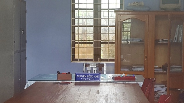 Trưởng công an xã “vung gậy trúng mặt”, dân vỡ mũi, gãy răng! - 2 Căn phòng ông Nguyễn Hồng Anh, Trưởng Công an xã Vinh Thanh làm việc không thấy bóng dáng ông Anh đâu