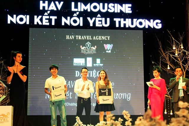 Hệ thống đại lý Thảo Ái - Điểm đến cho khách mua xe máy ở miền Trung - 7
Thảo Ái kết hợp với Trung tâm Truyền hình Việt Nam tại TP Huế tổ chức chương trình ca nhạc thiện nguyện “HAV Limousine - Nơi kết nối yêu thương Huế 2015”