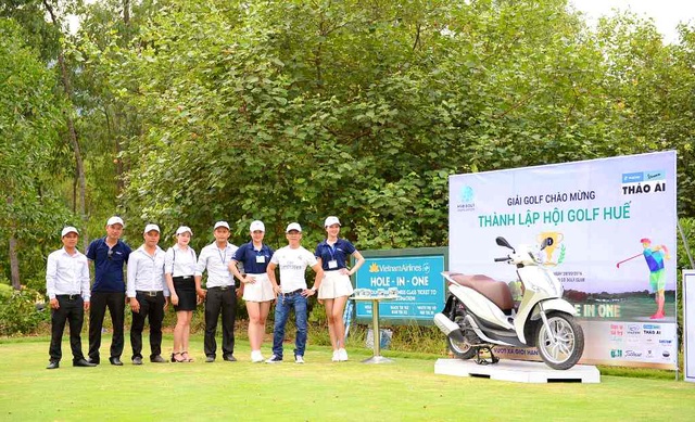 Hệ thống đại lý Thảo Ái - Điểm đến cho khách mua xe máy ở miền Trung - 10
Công ty Thảo Ái đồng hành cùng CLB Hue Golf tổ chức thành công giải Golf chào mừng thành lập Hội Golf Huế 2016 tại Laguna Resort, và là nhà tài trợ chính trong “Đường chạy ánh sáng - phát tán sắc màu yêu thương” tại Khu Đô thị mới An Cựu City Huế...