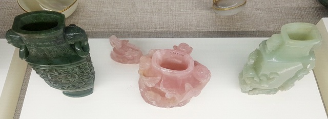 64 Bảo vật hoàng cung triều Nguyễn lần đầu về lại cố hương - 20 Các bình và lọ ngọc dùng đựng hương liệu