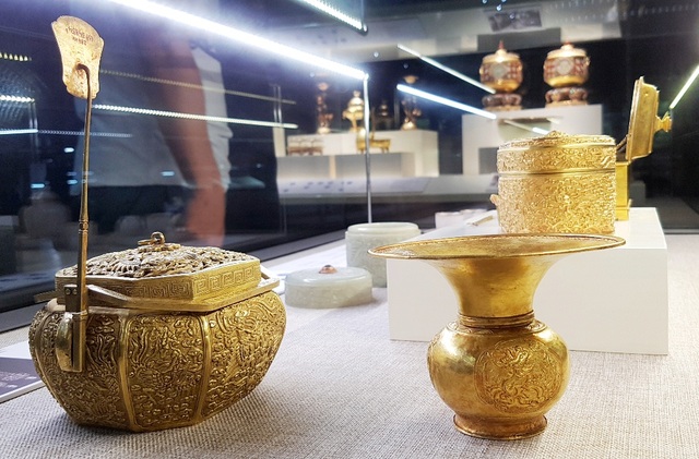 Miễn phí tham quan Bảo tàng Cổ vật Cung đình Huế trong 1 tháng - 4 Dụng cụ sinh hoạt bằng vàng của nhà vua và hoàng cung Huế xưa