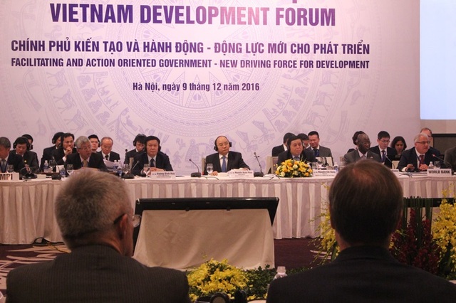 Thủ tướng Nguyễn Xuân Phúc: Quá trình cơ cấu lại nền kinh tế đã đạt kết quả bước đầu.