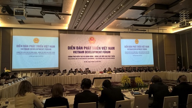 Diễn đàn Phát triển Việt Nam 2016: Trọng tâm là xử lý nợ công và tăng trưởng - 1 Diễn đàn VDF 2016 với chủ đề Chính phủ kiến tạo và hành động - động lực mới cho phát triển đang diễn ra tại Hà Nội.