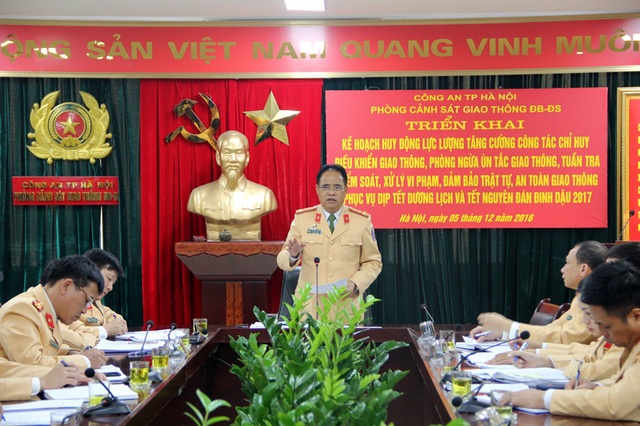 Hà Nội: Nghiêm cấm cảnh sát giao thông truy đuổi người vi phạm - 1 Cuộc họp tại Phòng CSGT Hà Nội chiều 5/12