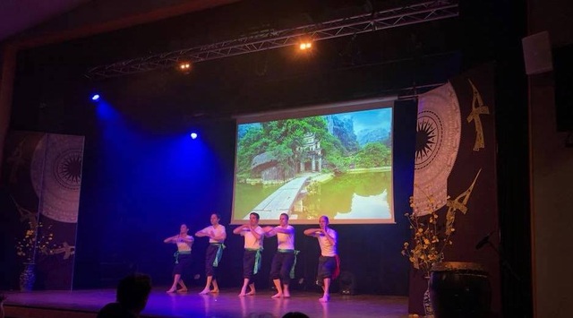 Du học sinh Việt Nam tại Nantes chào mừng năm mới Mậu Tuất - 10
Các hoạt động sôi nổi