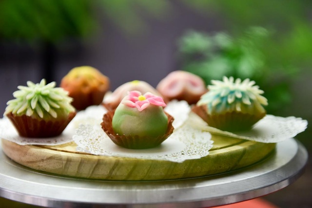 Đẹp lạ bánh Trung thu tạo hình thủ công phong cách Nhật Bản - 7
Bánh kiểu wagashi Nhật Bản trông dễ thương, đẹp mắt tới mức nhiều người hay nói vui đây là loại bánh không nỡ ăn.