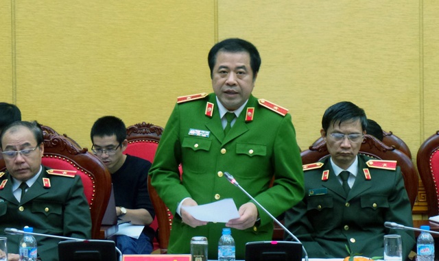 Thiếu tướng Phạm Văn Các chia sẻ tại buổi họp báo.