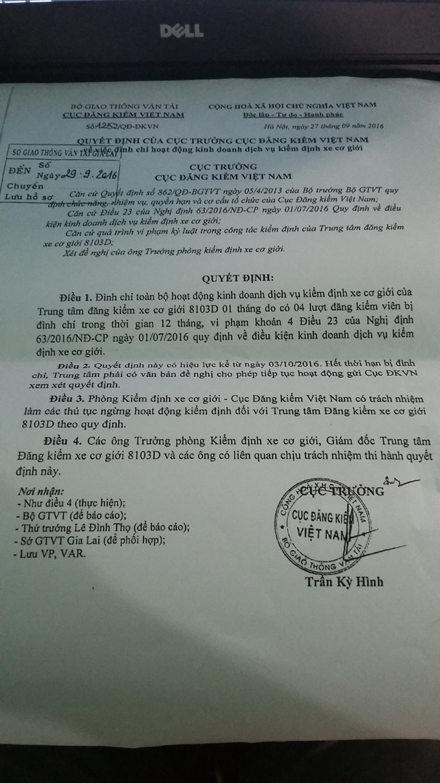 Đình chỉ hoạt động 1 Trung tâm Đăng kiểm vì 4 cán bộ vi phạm - 1 Quyết định đình chỉ của Cục Đăng kiểm
