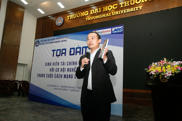 Đáp câu hỏi “Em muốn mức lương thế nào” để vẹn lòng đôi bên? - 2
Diễn giả Hoàng Anh Minh.