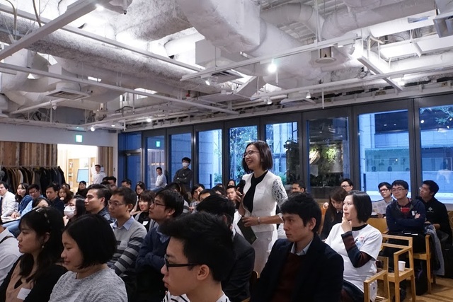 Người Việt tại Nhật: Đầu quân cho các công ty hay tìm đường khởi nghiệp? - 5 Khán giả rất hào hứng đặt câu hỏi cho khách mời.