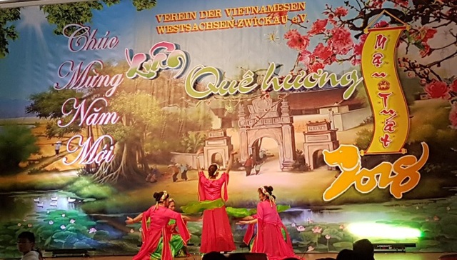 Người Việt rộn ràng đón Xuân Mậu Tuất trên nước Đức - 6 Người Việt rộn ràng đón Xuân Mậu Tuất trên nước Đức - 6