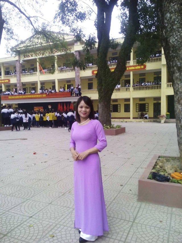 Nhiều trăn trở mong Bộ trưởng Phùng Xuân Nhạ giải đáp? - 2 Là một giáo viên THPT, cô Lan Hương mong muốn việc đổi mới về thi cử đi vào ổn định, có thêm những tiết học về kĩ năng sống và hướng nghiệp nghề cho học sinh cấp 3.