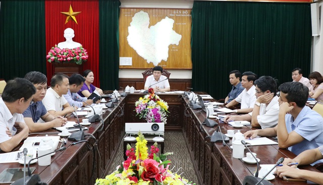 Thái Nguyên có số thí sinh đạt điểm 9 môn Ngữ văn cao gấp gần 5 lần mặt bằng toàn quốc - 1 Ông Phạm Việt Đức, Phó Trưởng Ban Chỉ đạo thi tỉnh Thái Nguyên, Giám đốc Sở GD&ĐT chủ trì buổi họp báo ngày 2/8. (Ảnh Trần Nguyên/ Báo Thái Nguyên)