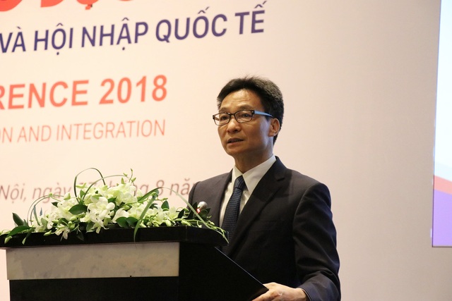 Phó Thủ tướng Vũ Đức Đam: "Giáo dục đại học như đoàn tàu đã nổ máy" - 1 Phó Thủ tướng Vũ Đức Đam phát biểu tổng kết phiên làm việc buổi sáng của hội thảo.