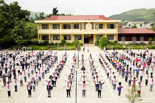 Nhiều địa phương sẵn sàng cho Lễ khai giảng và Ngày toàn dân đưa trẻ đến trường - 6 Học sinh Trường THCS thị trấn Tủa Chùa luyện tập tiết mục đồng diễn chuẩn bị khai giảng năm học mới.