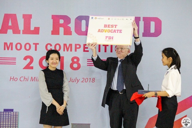 Bạn trẻ xuất sắc đại diện Việt Nam sẽ thi đấu Phiên tòa giả định về đầu tư tại Thụy Điển - 3 Bạn trẻ xuất sắc đại diện Việt Nam sẽ thi đấu Phiên tòa giả định về đầu tư tại Thụy Điển - 3