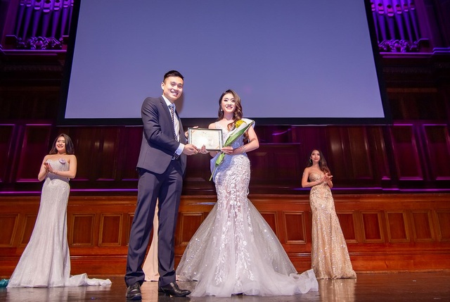 Cô gái miền đất Mũi đăng quang Hoa khôi du học sinh Việt tại Úc 2018 - 11 Vũ Trần Uyển Nhi, cô gái 18 tuổi giành giải phụ Thí sinh trình diễn Catwalk đẹp nhất.