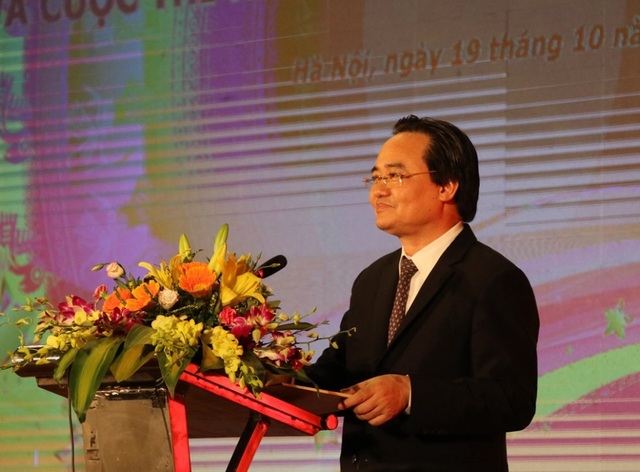 Tuyên dương 33 học sinh giành thành tích cao tại Olympic quốc tế và khu vực 2018 - 4 Bộ trưởng Phùng Xuân Nhạ phát biểu tại buổi lễ.