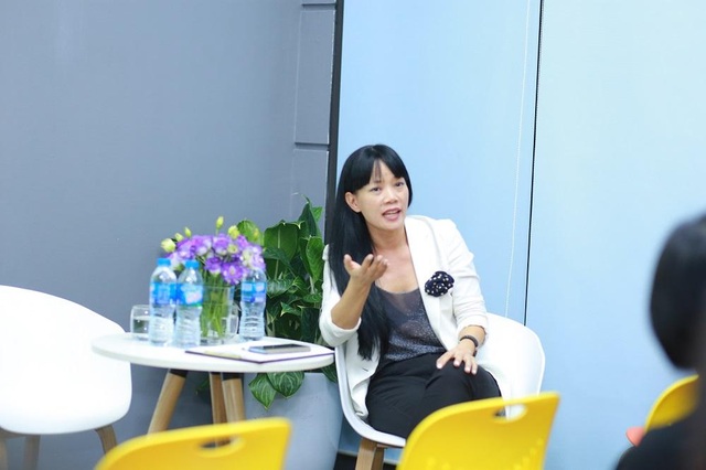 Thạc sĩ ĐH Harvard: “Muốn con thành công, hãy cho con học viết” - 1
Thạc sĩ tại Mỹ Đào Thu Hiền giao lưu với các bậc phụ huynh.