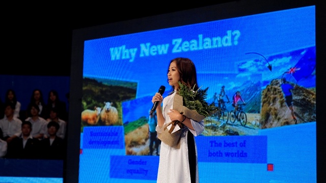 Nữ sinh Hòa Bình tự tin hùng biện tiếng Anh, giành vé đến New Zealand trải nghiệm - Ảnh 3. Nữ sinh Hòa Bình tự tin hùng biện tiếng Anh, giành vé đến New Zealand trải nghiệm - Ảnh 3.