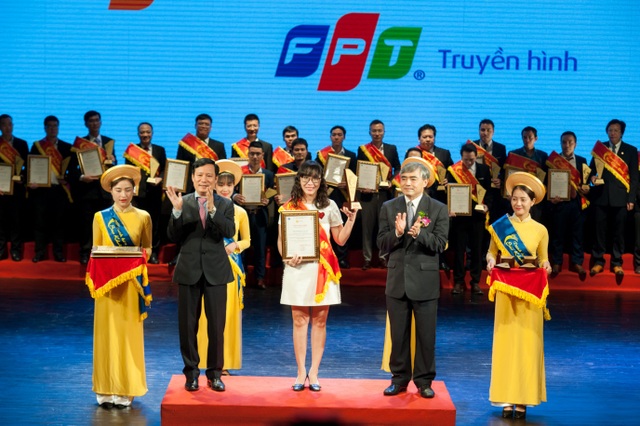 Truyền hình FPT xuất sắc đạt giải Sao Khuê với phần mềm Lucas Onca - 1 Đại diện Truyền hình FPT (FPT Telecom) nhận Danh hiệu Sao Khuê 2018.