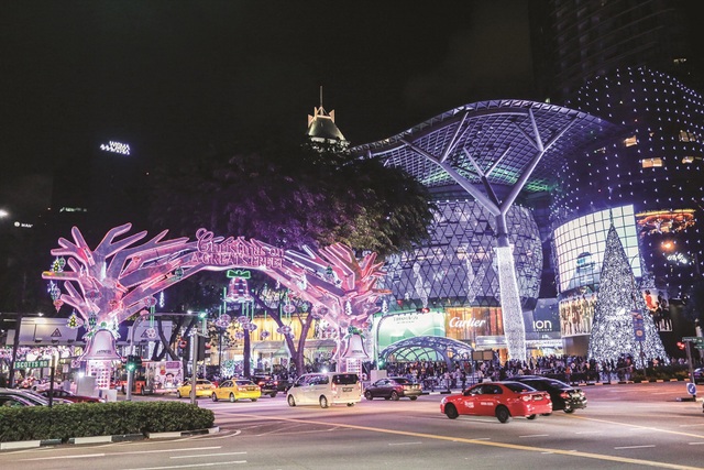 Gợi ý lịch trình 3 ngày đón giáng sinh tại Singapore - 7 Buổi tối: Vi vu mua sắm trên cung đường rực sáng Orchard với chương trình Christmas on A Great Street.
