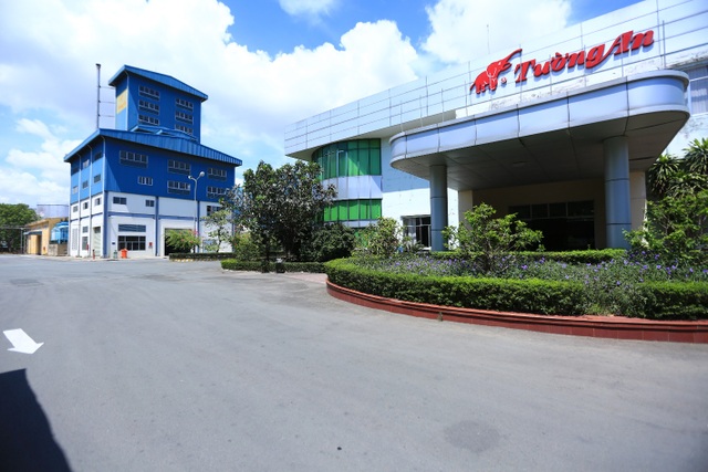 Câu chuyện đằng sau hình ảnh Chú Voi đỏ và hành trình trở thành thương hiệu quốc dân - 3 Nhà máy dầu Phú Mỹ tại Khu công nghiệp Phú Mỹ I, Bà Rịa Vũng Tàu với tổng giá trị đầu tư hơn 330 tỷ đồng