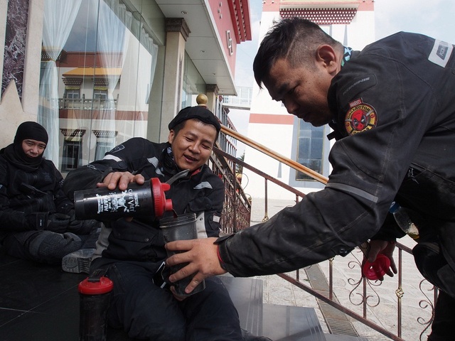 Tây Tạng và hành trình chinh phục “Nóc nhà thế giới” của 40 biker Việt - 4
