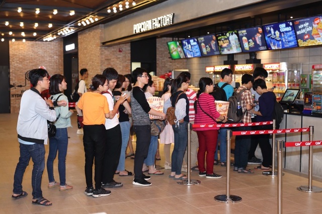 Giới trẻ Sài Gòn tưng bừng đón lễ hội tại cụm rạp CGV - 5 Giới trẻ Sài Gòn tưng bừng đón lễ hội tại cụm rạp CGV - 5
