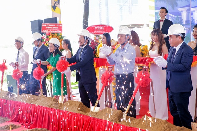 Lễ khởi công khu biệt thự Compound cao cấp Sol Villas - 2 Lễ khởi công khu biệt thự Compound cao cấp Sol Villas - 2