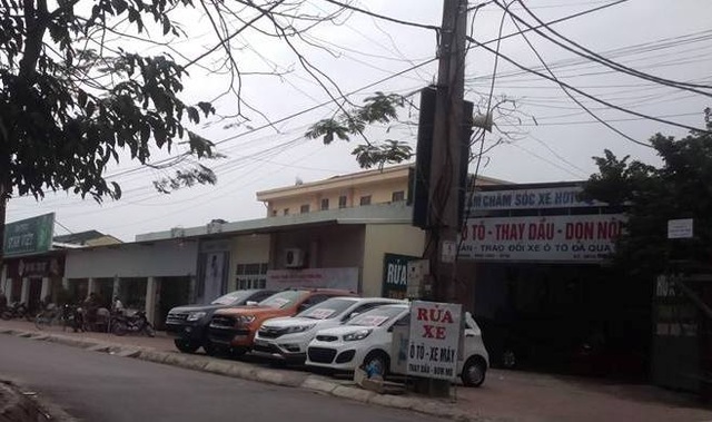 Trường học xây hàng loạt ki-ốt trái quy định cho thuê - 1 Hàng loạt ki ôt được xây dựng trong diện tích trường trung cấp nghề kỹ nghệ Thanh Hóa