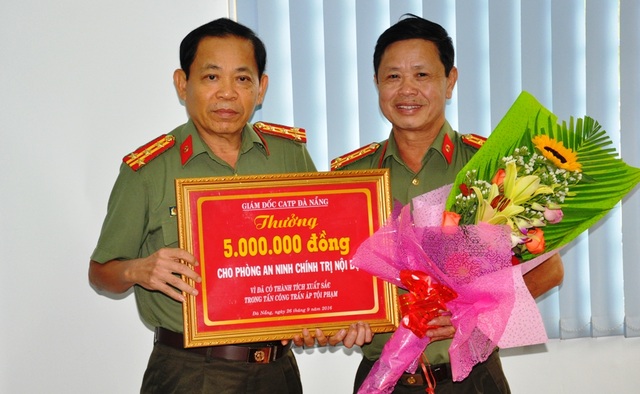 Bị phạt hơn 8,7 triệu đồng vì đăng thông tin không chính xác trên Facebook - 1 Công an thành phố Đà Nẵng đã biểu dương và thưởng 5 triệu đồng cho Phòng PA83.