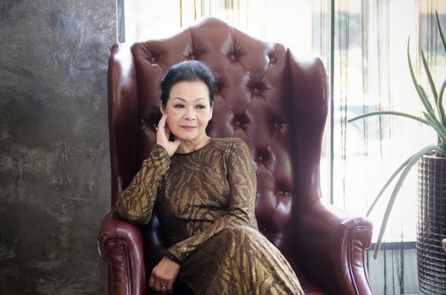 Khánh Ly: Cô đơn sẽ làm mình thêm rắn rỏi, khiến mọi chuyện trở nên nhẹ nhàng… - 3 Ở tuổi ngoài 70 nhưng Khánh Ly vẫn còn hát và còn được hát và được khán giả yêu thích giọng hát của mình