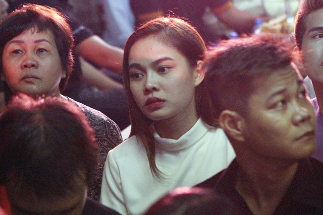 Xúc động tình nghệ sĩ đêm cuối cùng bên ca sĩ Minh Thuận - 13 Giang Hồng Ngọc đầy tâm trạng trong đêm nhạc tưởng nhớ đàn anh, cô cũng tham gia trình diễn trong tối nay