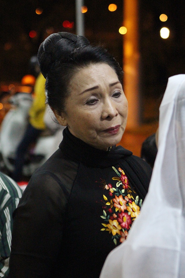 "NSND Thanh Tòng ra đi - cây đại thụ không có người thay thế" - 5 NSND Bạch Tuyết viếng và chia buồn cùng gia đình NSND Thanh Tòng