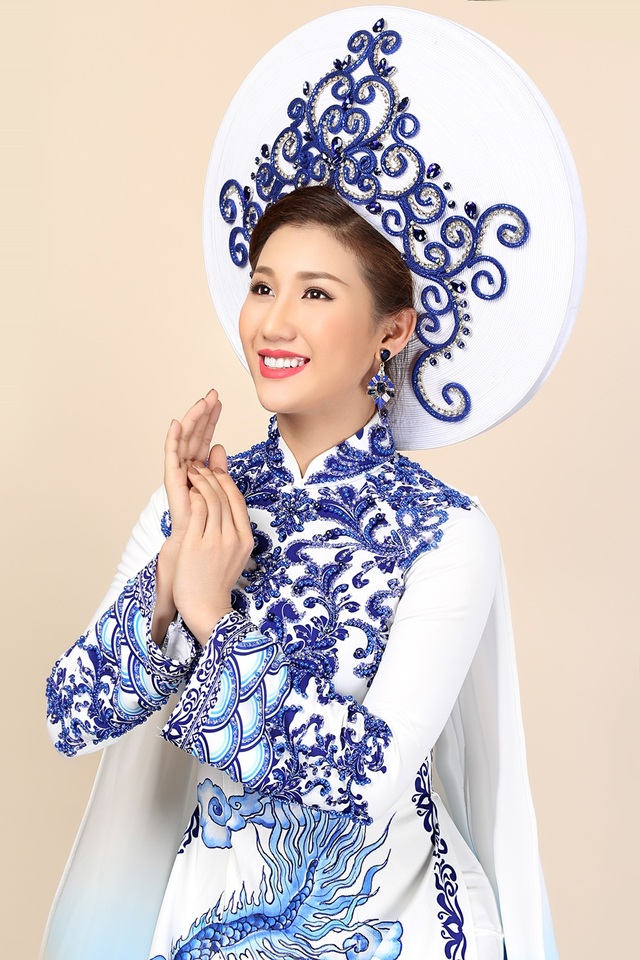Bảo Như hé lộ trang phục truyền thống trước đêm chung kết Hoa hậu Liên lục địa - 4 Bộ áo dài giúp tôn làn da trắng của Bảo Như và khiến người đẹp cảm giác tự tin khi trình diễn trên sân khấu chương trình.
