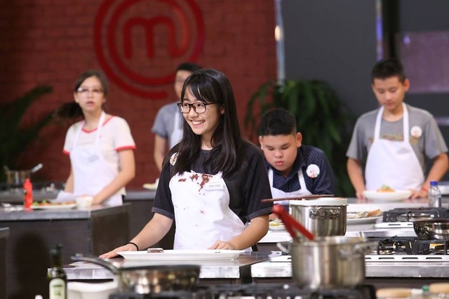 Sài Gòn cuối tuần: Thảnh thơi câu cá giữa Sài Gòn tấp nập - 4 Trong tập 3 sắp tới, cô gái nhỏ nhắn Bảo Anh hứa hẹn sẽ khiến giám khảo Jack Lee bật khóc vì món tráng miệng của mình.